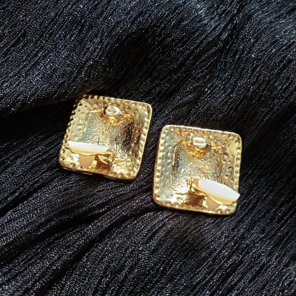 Vintage Cream and Yellow Enamel Square Clip On Earrings - Picture 7 of 10